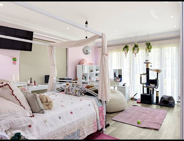 5 BEDROOM FREEHOLD FOR SALE IN ZIMBALI ESTATE